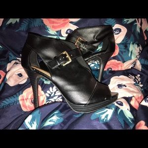 Black open toes heels